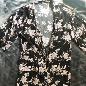 Black Floral Kimono